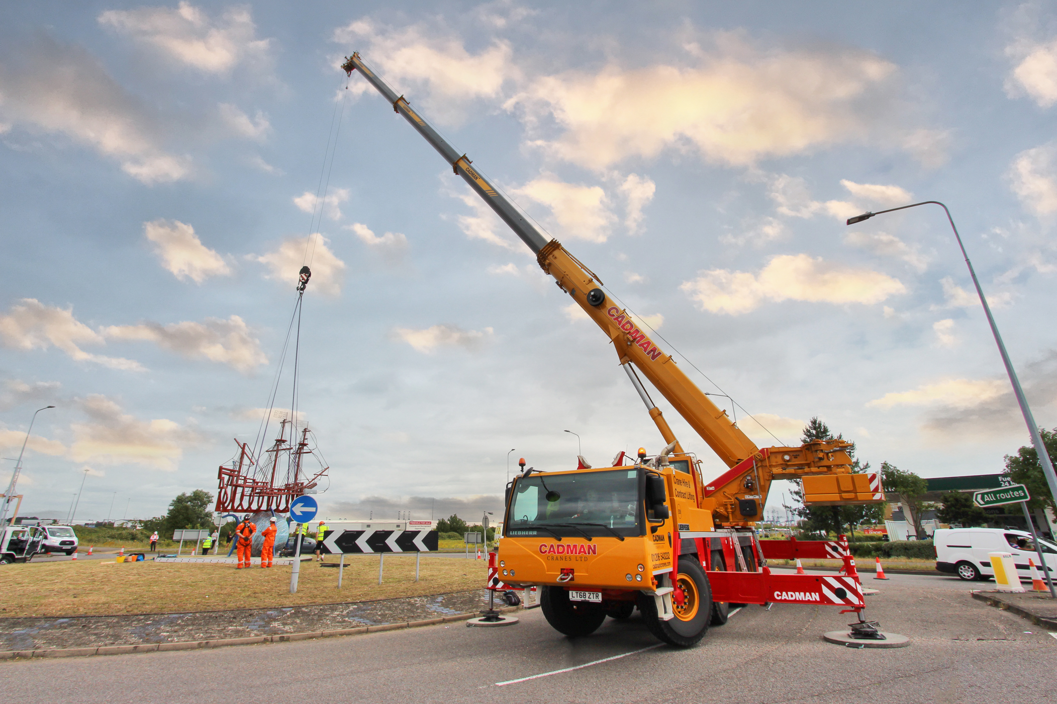 Experienced Mobile Crane Operator Mobile Crane Jobs Cadman Cranes