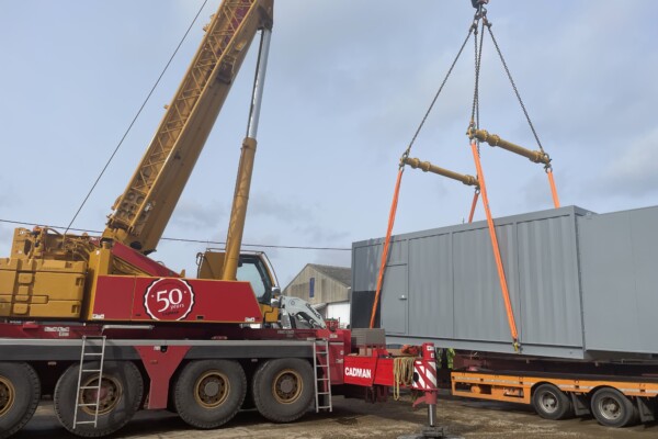 Crane lift of acoustic container