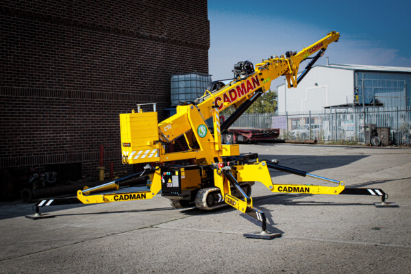 hoeflon c10 spider crane setup in yard