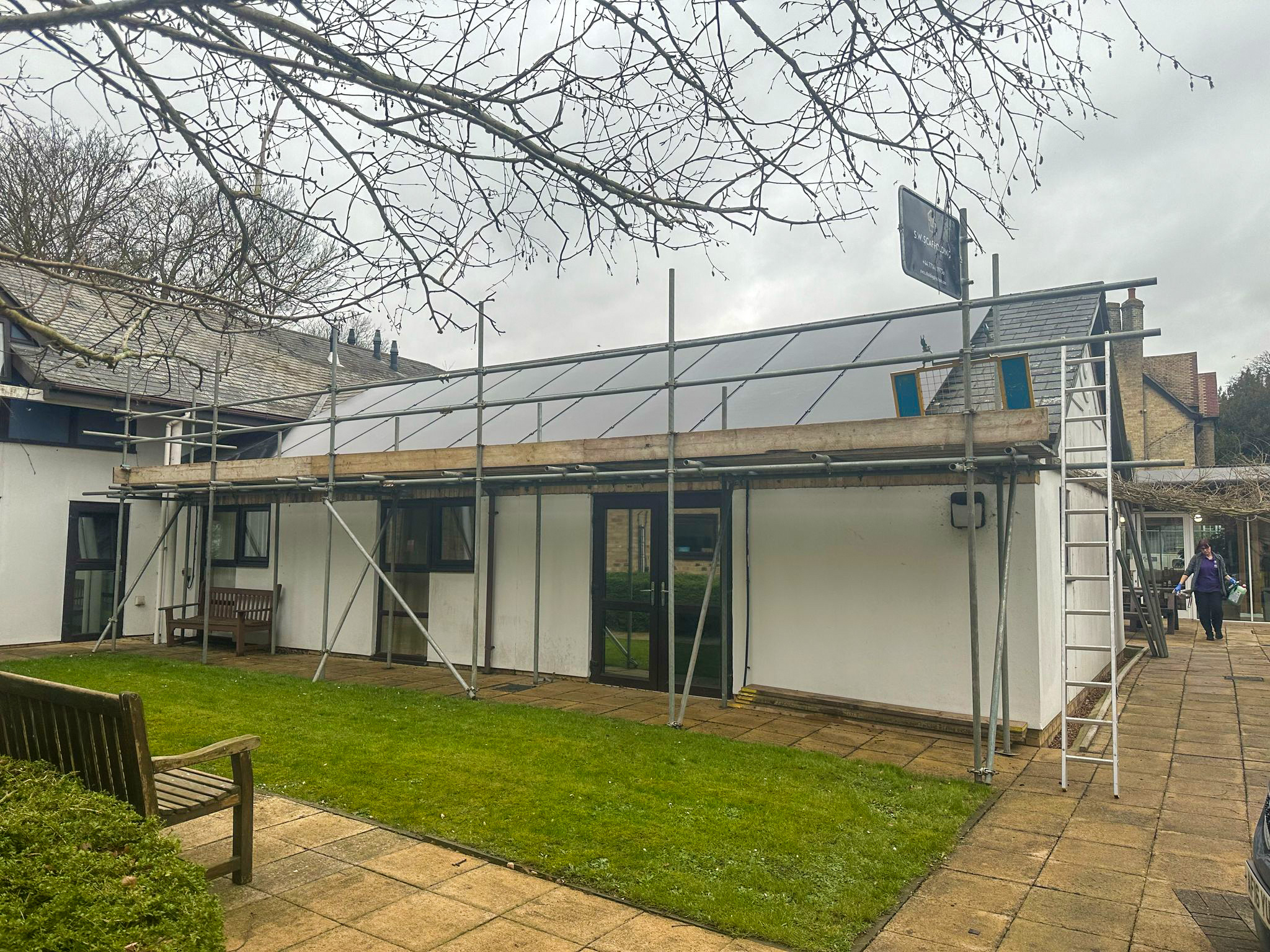 Cadman Cranes Supports EACH’s Solar Panel Project to Drive Sustainability and Cost Savings