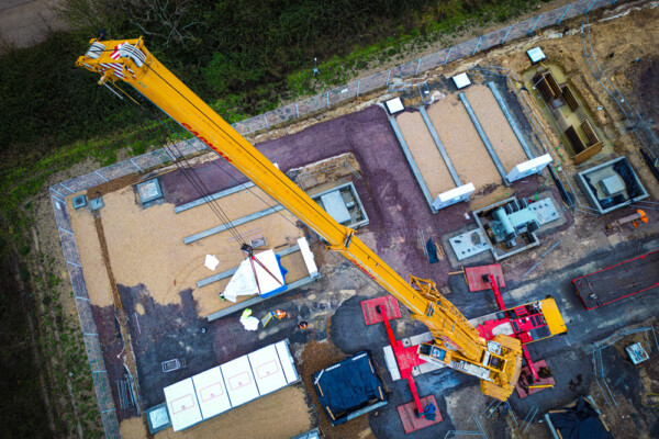 Contract lifting service for mobile crane in BESS project installing batteries
